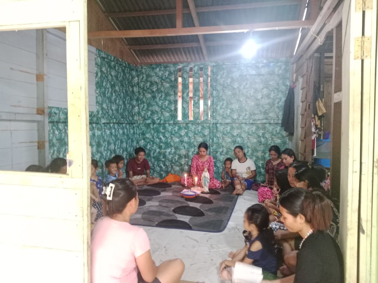 Rosario Bersama Warnai Kehidupan Iman di Berbagai Kring Paroki - Foto 6