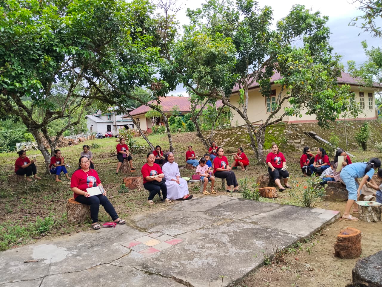 Kelompok Doa Kerahiman Ilahi Hayati Devosi di Susteran OSA - Foto 2