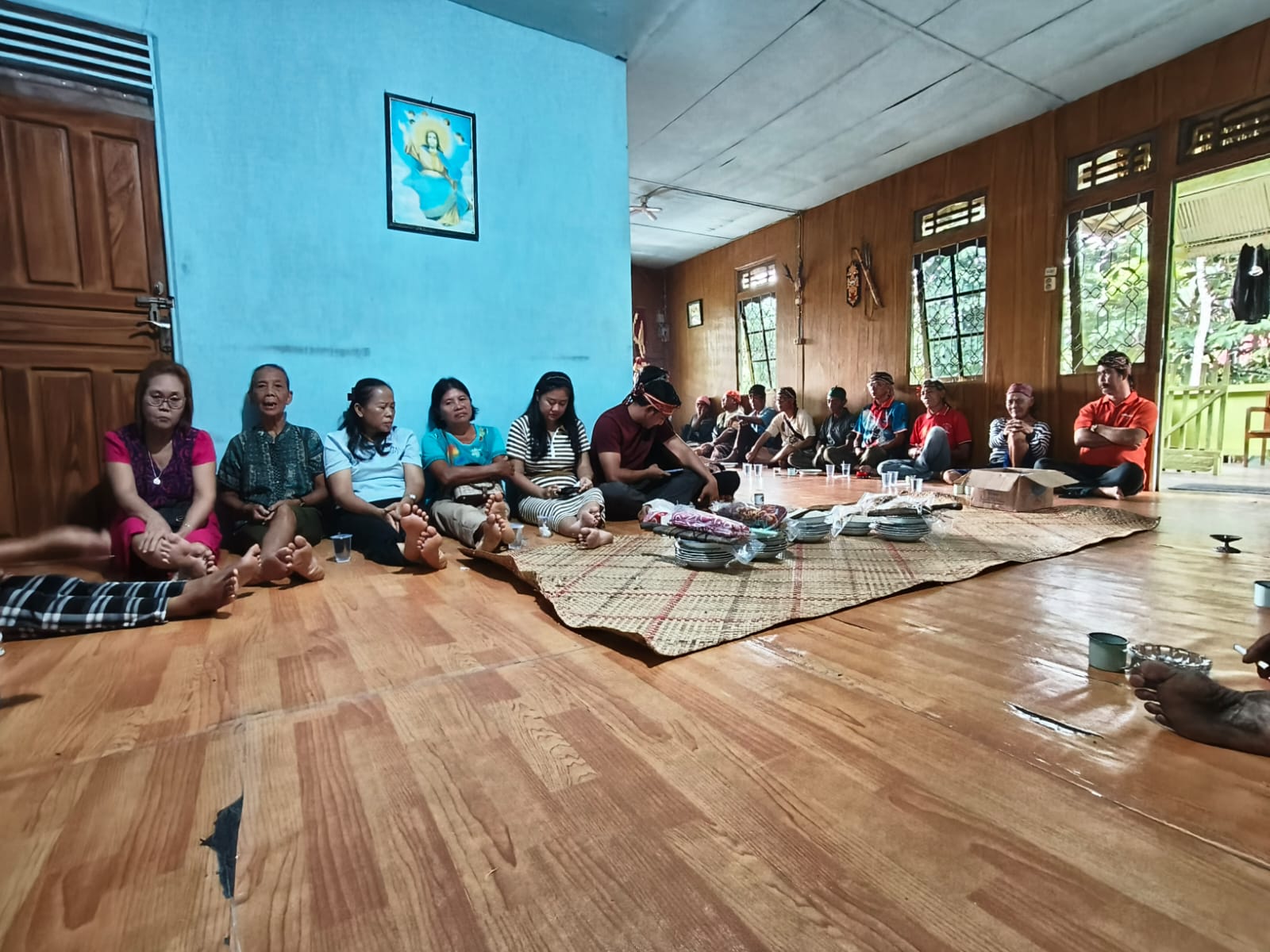 Adat dan Syukur Warnai Perayaan Makatn Ansam Pasangan Wedi dan Vista - Foto 2