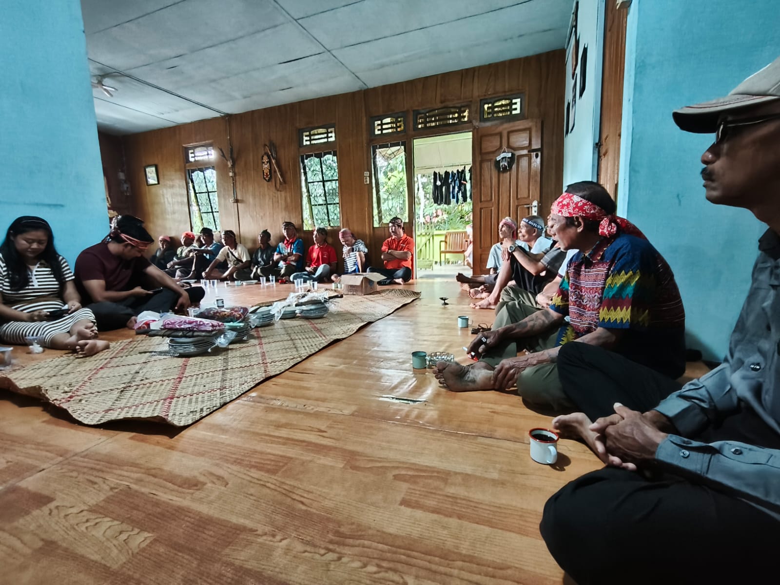 Adat dan Syukur Warnai Perayaan Makatn Ansam Pasangan Wedi dan Vista - Foto 3