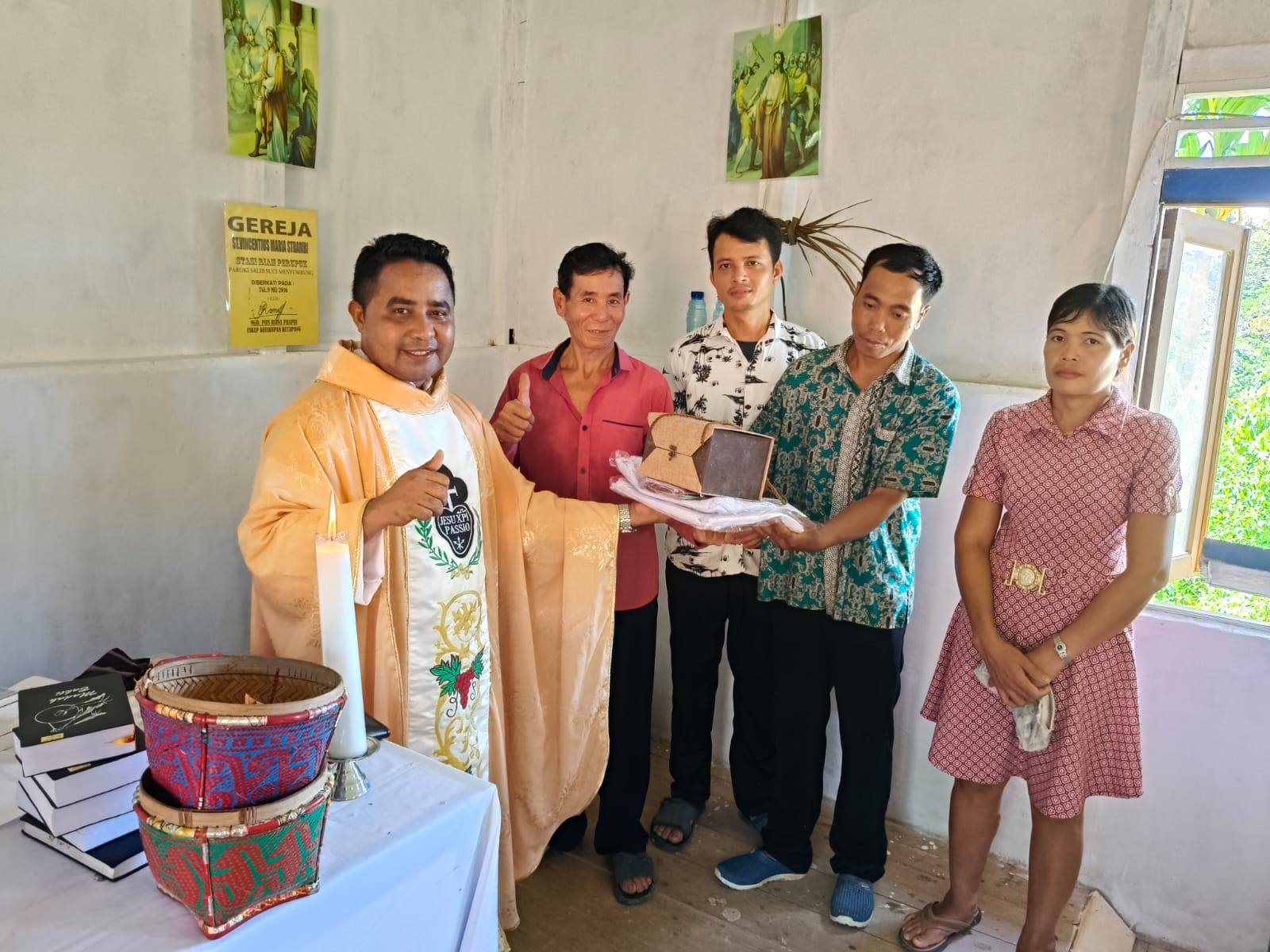 Pelayanan Pastoral dan Pertemuan Umat di Stasi Santo Vinsensius Maria Strambi Riam Perupuk - Foto 7
