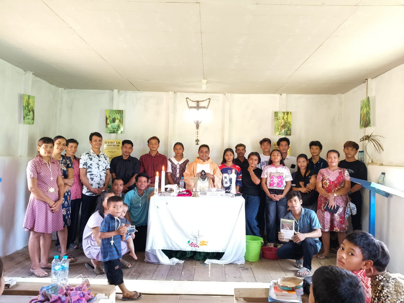 Pelayanan Pastoral dan Pertemuan Umat di Stasi Santo Vinsensius Maria Strambi Riam Perupuk - Foto 4