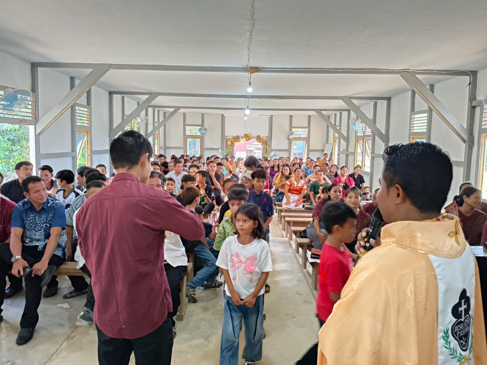 Pelayanan Pastoral Umat di Stasi Tanjung Bunut - Foto 6