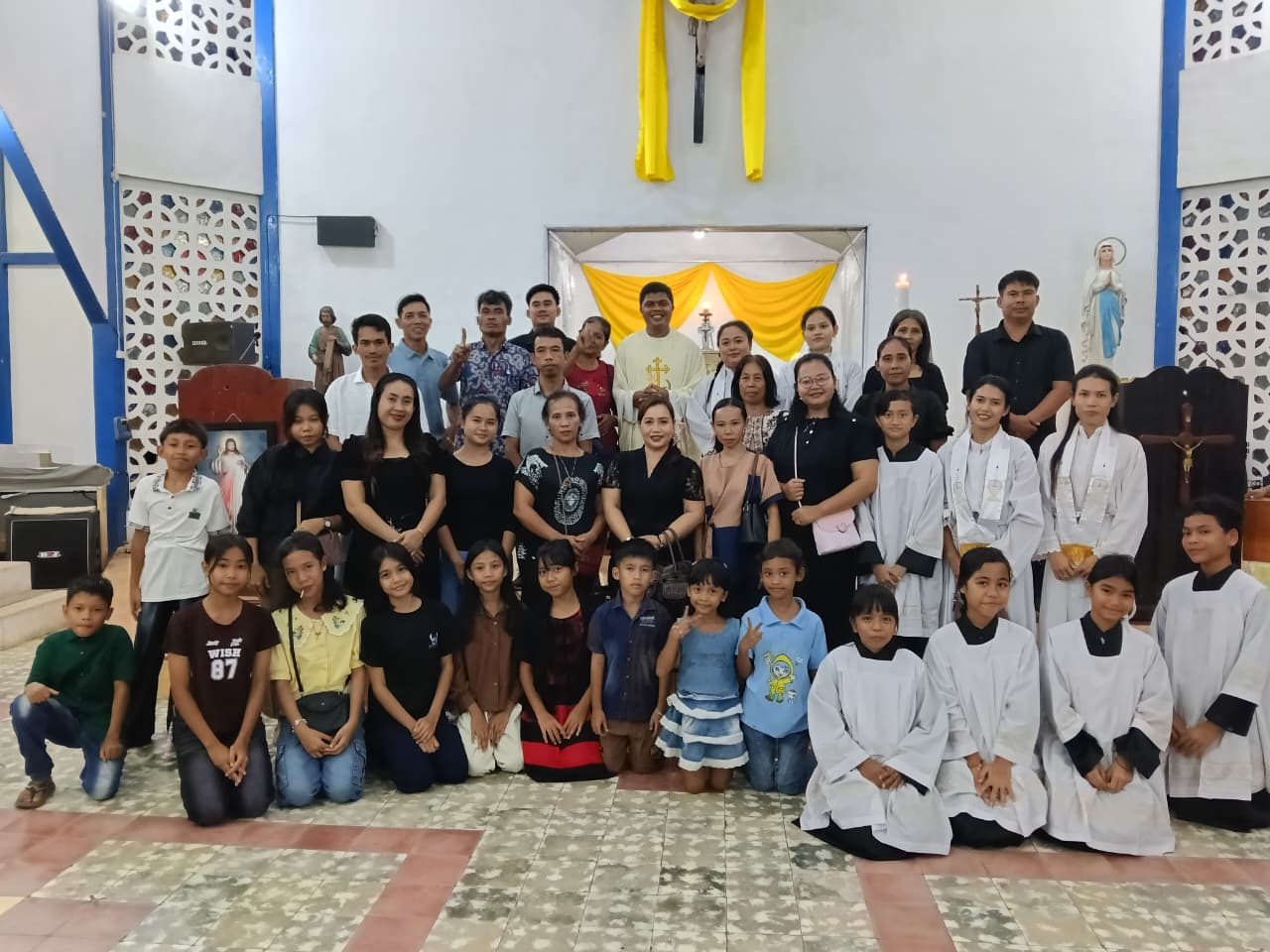 Pelayanan Liturgi Penuh Semangat di Misa 16 Mei 2026 - Foto 2