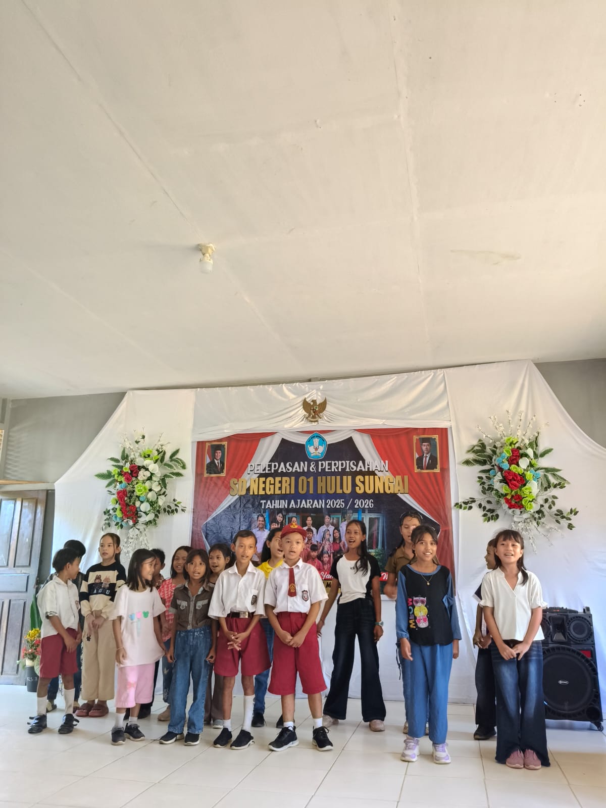 Gereja dan Dunia Pendidikan Bersinergi dalam Pelepasan Siswa Kelas VI SDN 01 Hulu Sungai - Foto 6