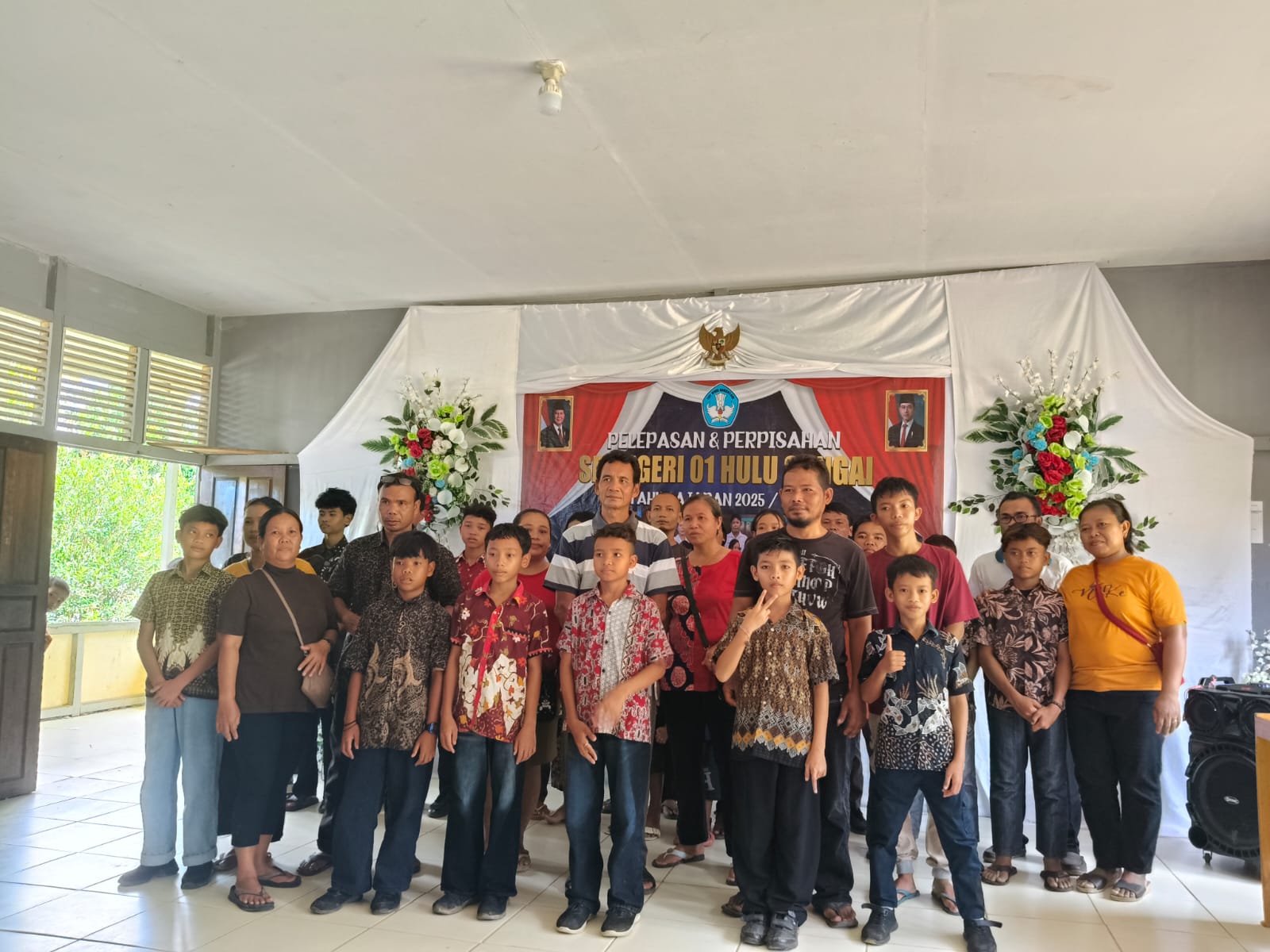 Gereja dan Dunia Pendidikan Bersinergi dalam Pelepasan Siswa Kelas VI SDN 01 Hulu Sungai - Foto 1