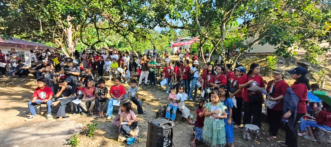 Prosesi Rosario Keliling Kampung Semarakkan Pesta Emas 50 Tahun Misi Suster OSA di Menyumbung - Foto 8