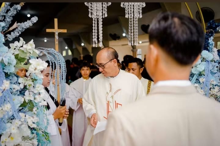 Pelayanan Pemberkatan Pernikahan Karmianus Madi dan Siska Tamia - Foto 2
