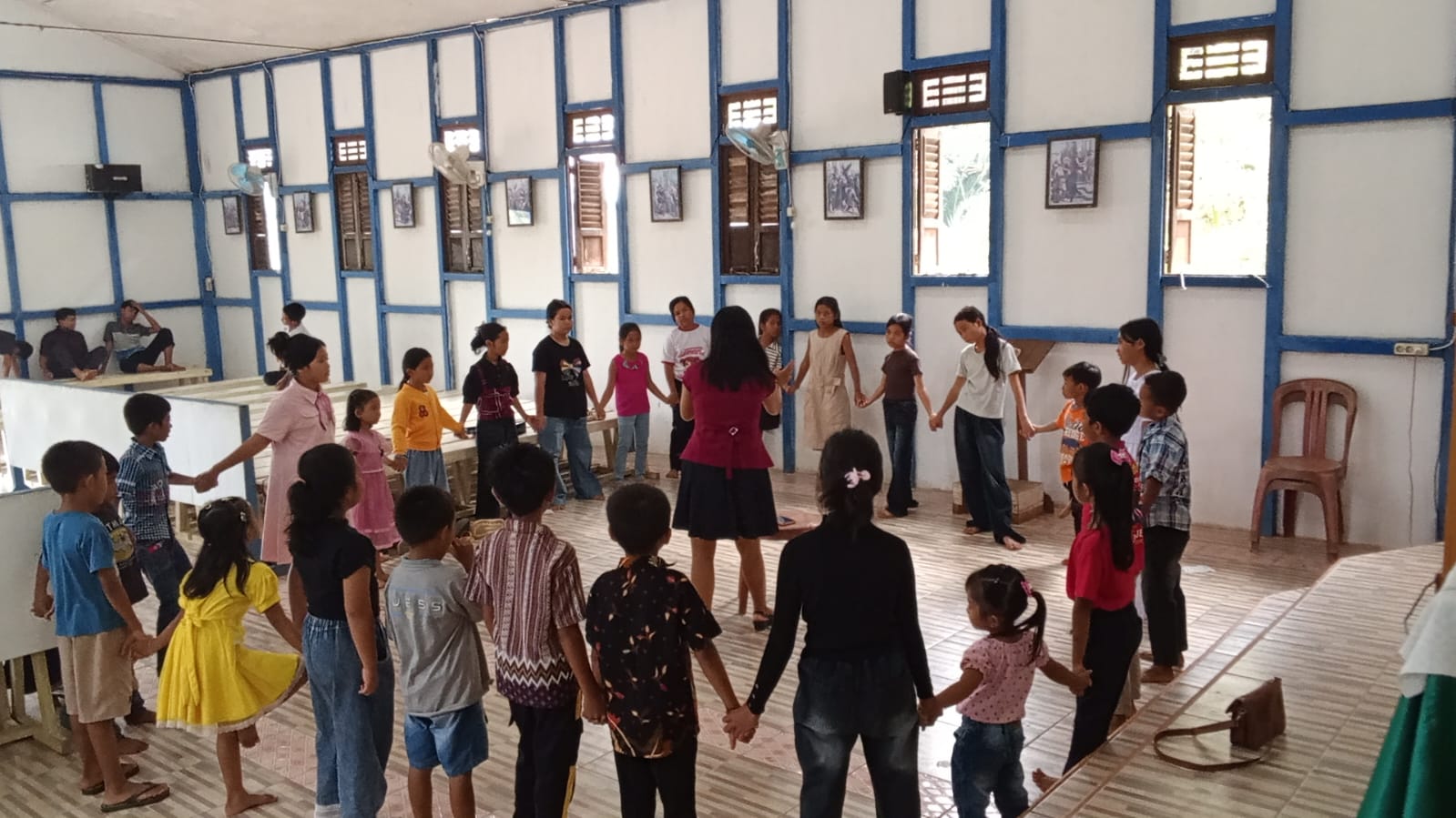 Sekolah Minggu Stasi Sengkuang Paroki Salib Suci Menyumbung - Foto 4
