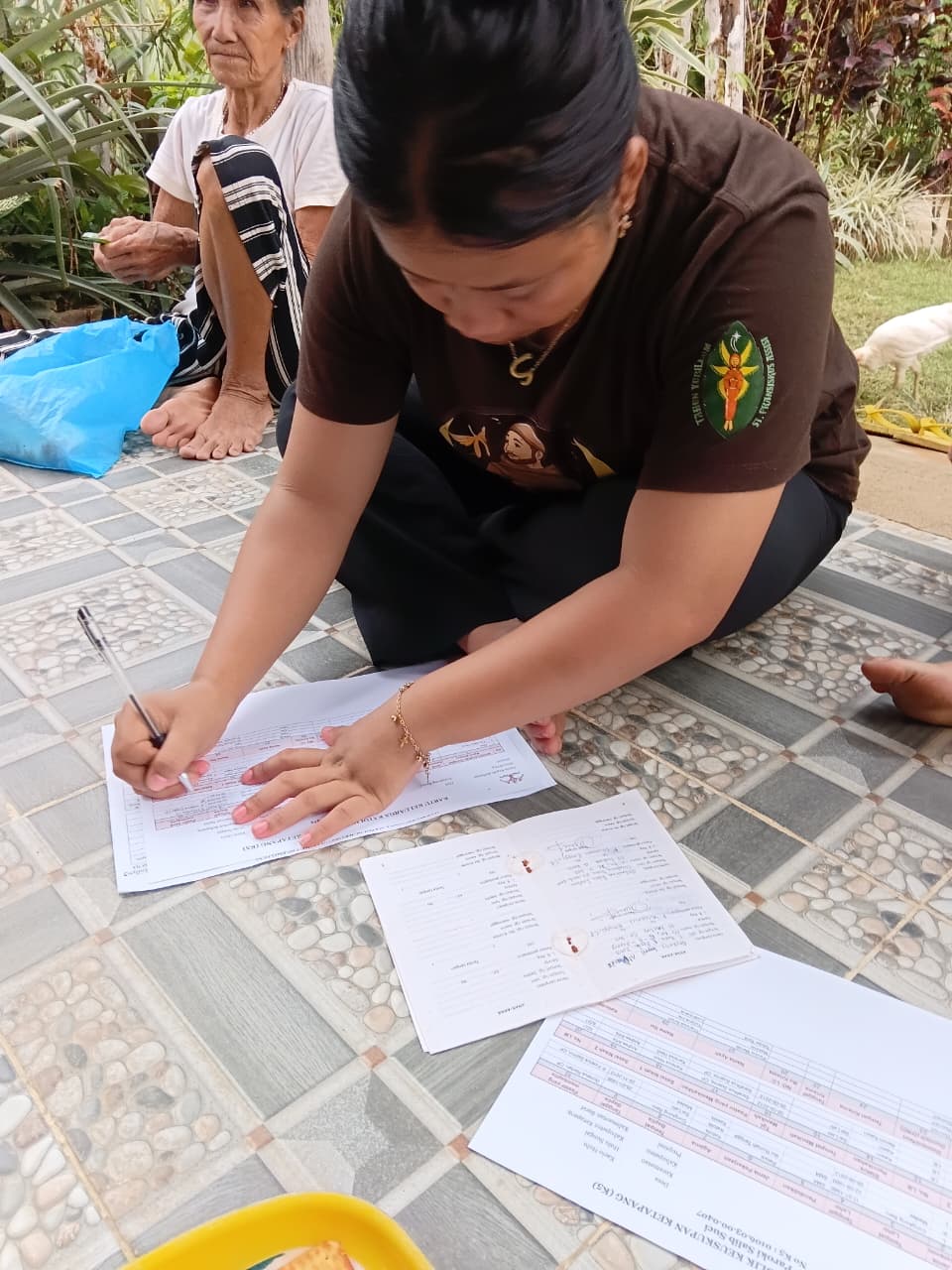 Pendataan Umat Dan Pengisian K5 di  Stasi Congkong Baru Oleh Mahasiswa PPL SETAKAT - Foto 1