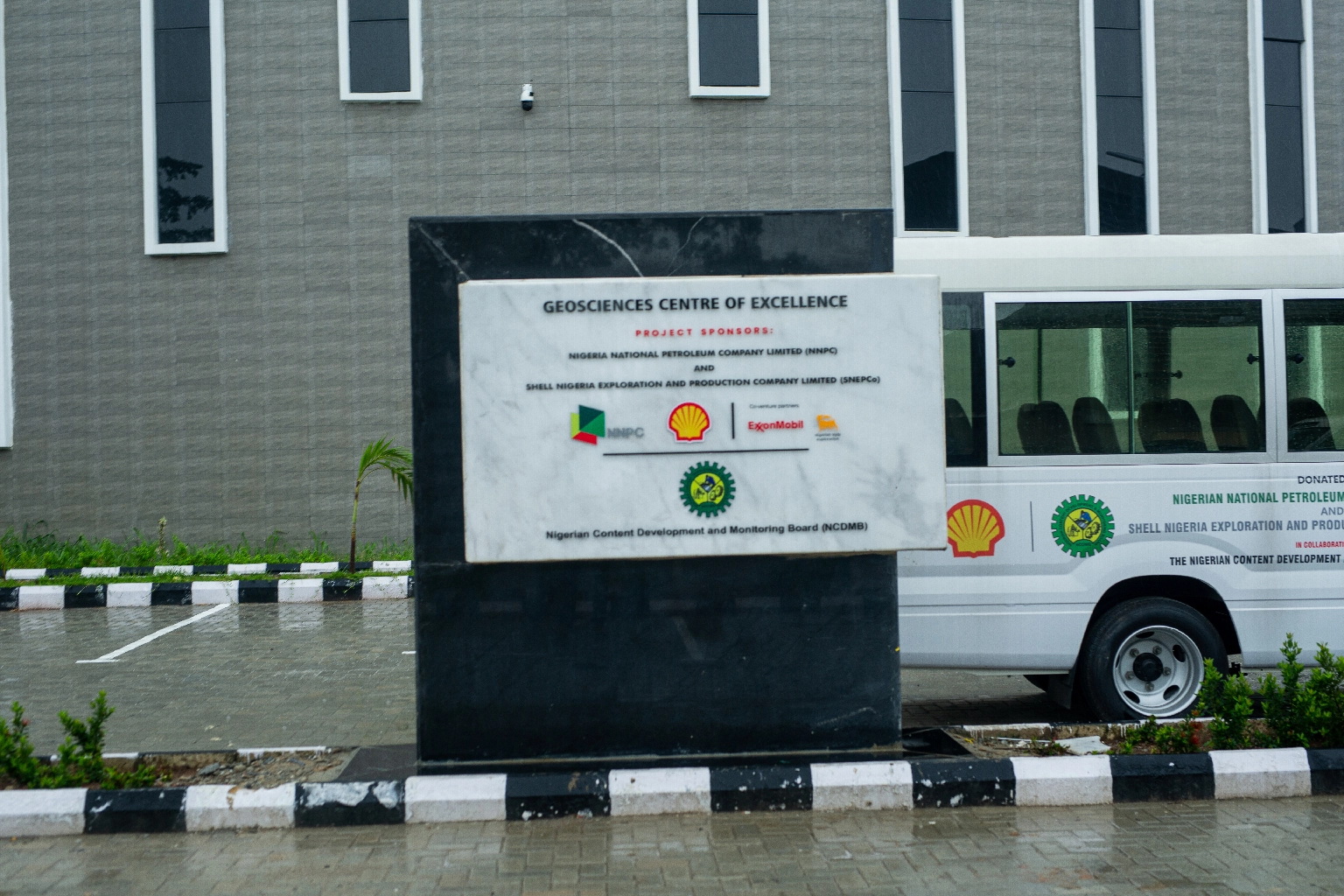 UNILAG Geosciences Centre of Excellence The Geoscience Department at the University of Lagos has been transformed through a strategic space branding initiative and the development of an interactive Digital and Virtual Museum.