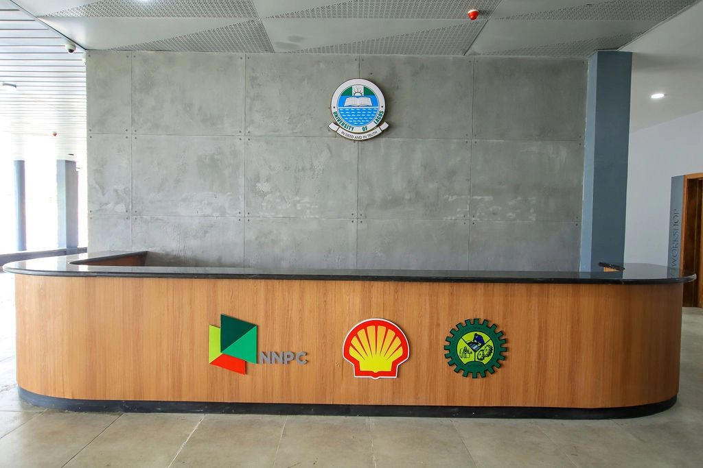 UNILAG Geosciences Centre of Excellence The Geoscience Department at the University of Lagos has been transformed through a strategic space branding initiative and the development of an interactive Digital and Virtual Museum.