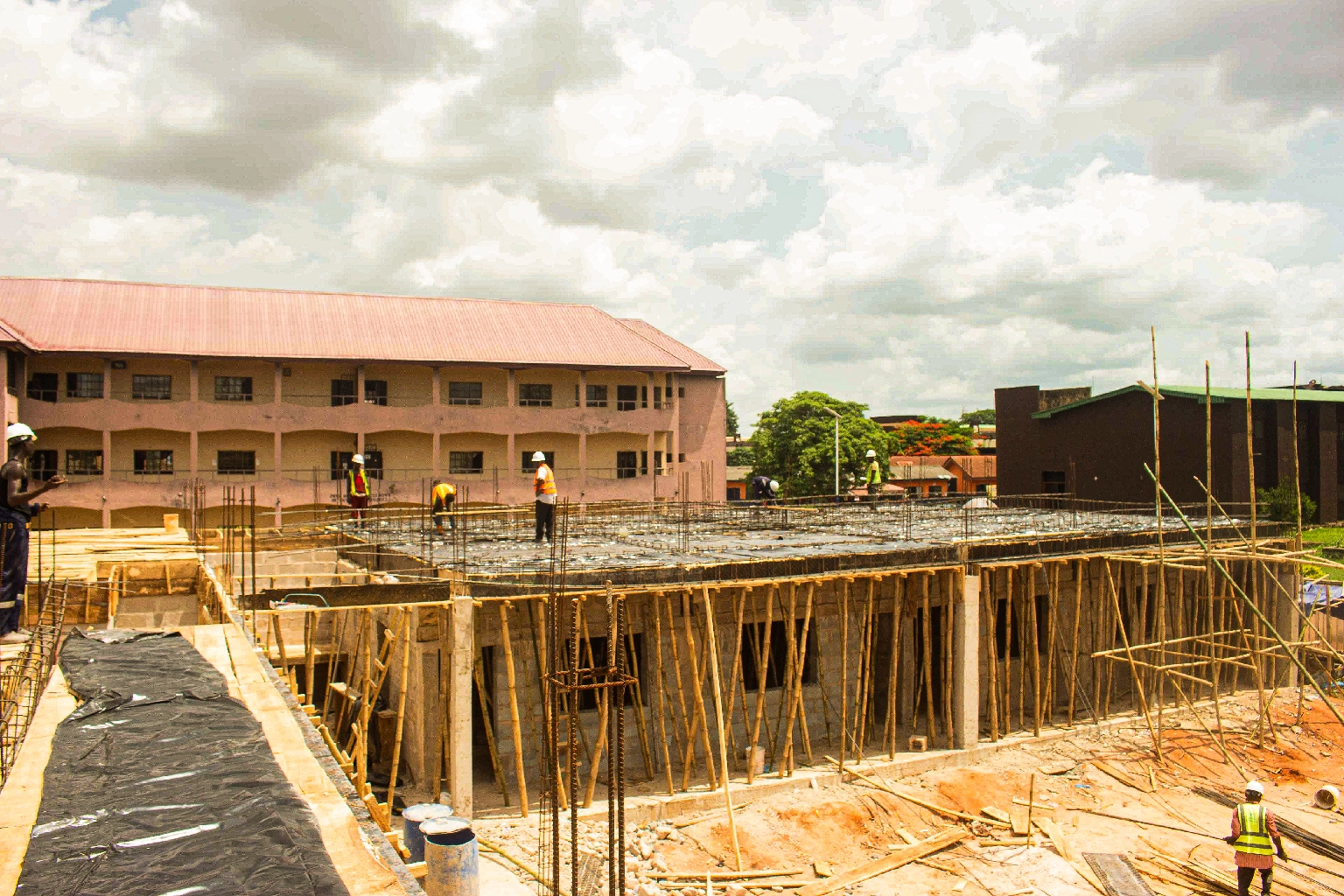 University of Benin ICT Lab and DeepTech Hub The University of Benin ICT Centre and Campus Green Belt Initiative is a strategic institutional strengthening project by Renaissance Africa Energy Company Limited in collaboration with the Nigerian Content Development and Monitoring Board (NCDMB), established to enhance digital learning, technical capacity development, and sustainable innovation