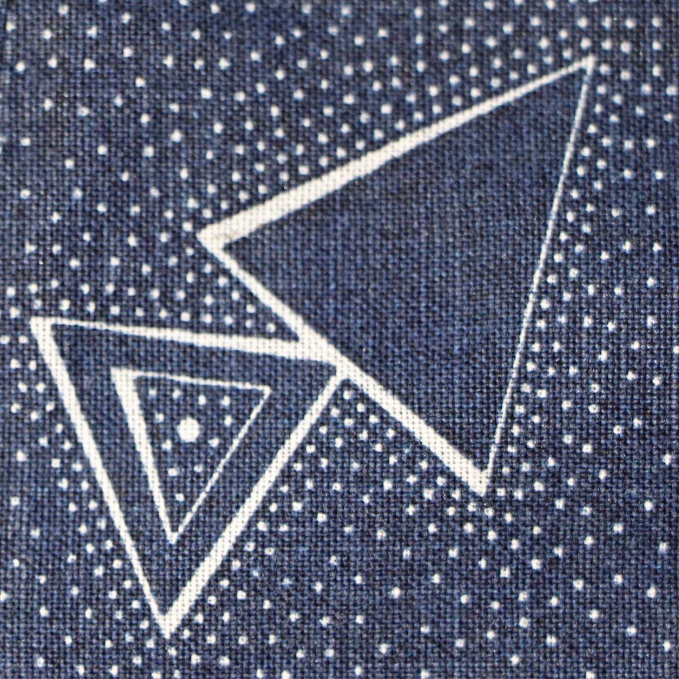 Isishweshwe in indigo, the original colour of the cloth