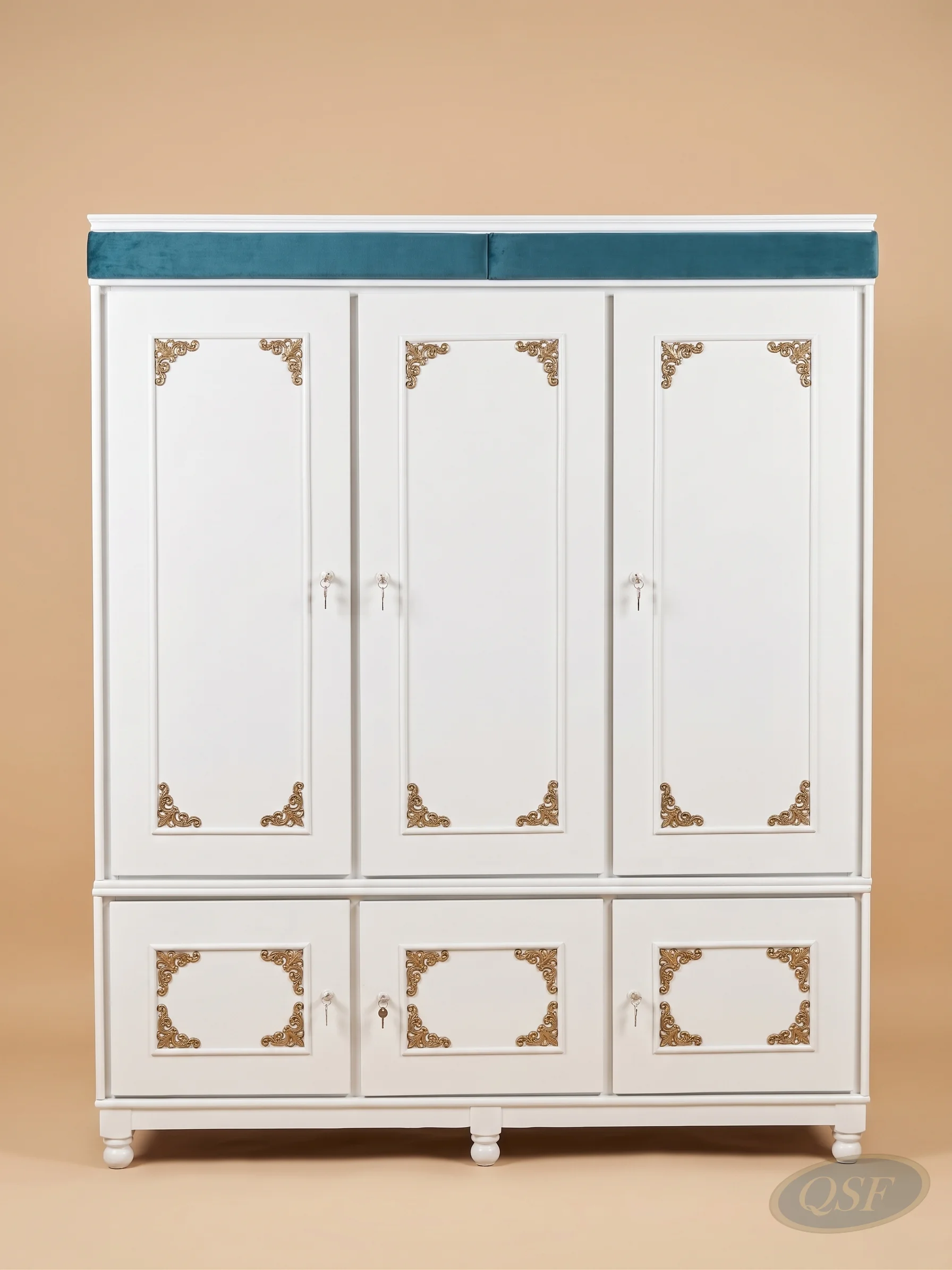 Grandiose Mahogany Almirah