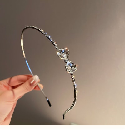 Schlichtes Haaraccessoire mit funkelnden Diamanten - Premium Produkt bei AlltagsGold Schweiz