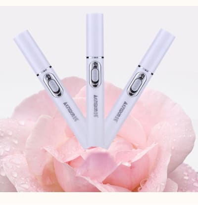 Blauer Lichttherapie Pen für strahlende Haut - Premium Produkt bei AlltagsGold Schweiz