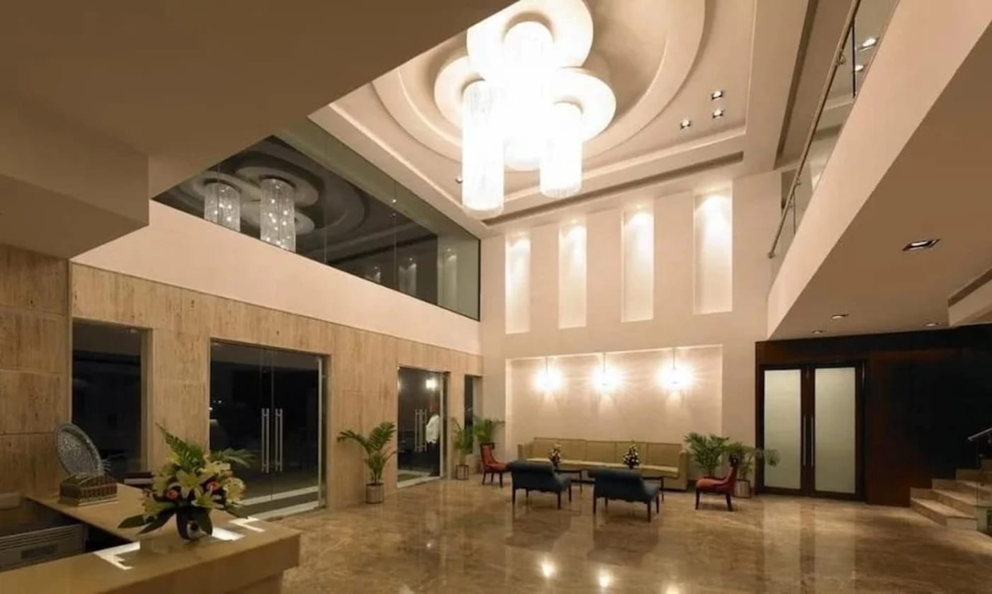 Hotel Paradise - Featured 16:9 Showcase
