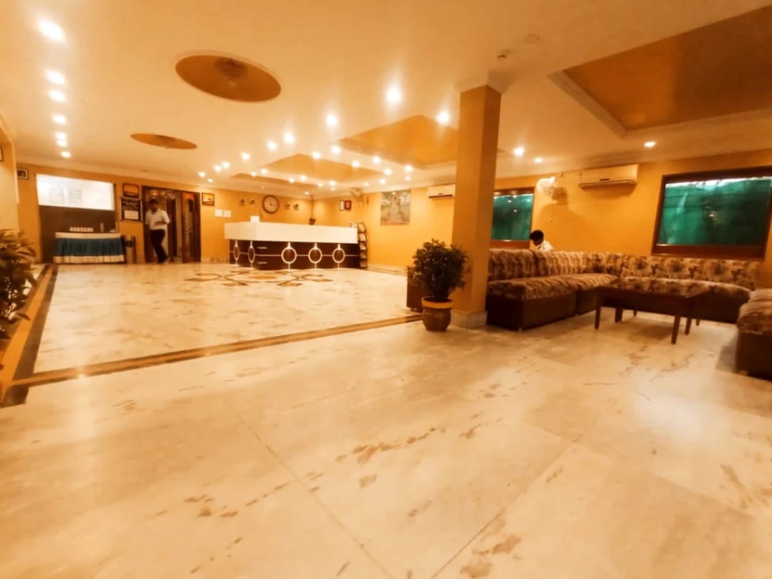 Hotel Taj Darbar main view 6