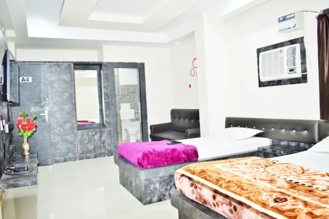 Hotel Grand Palace main view 2