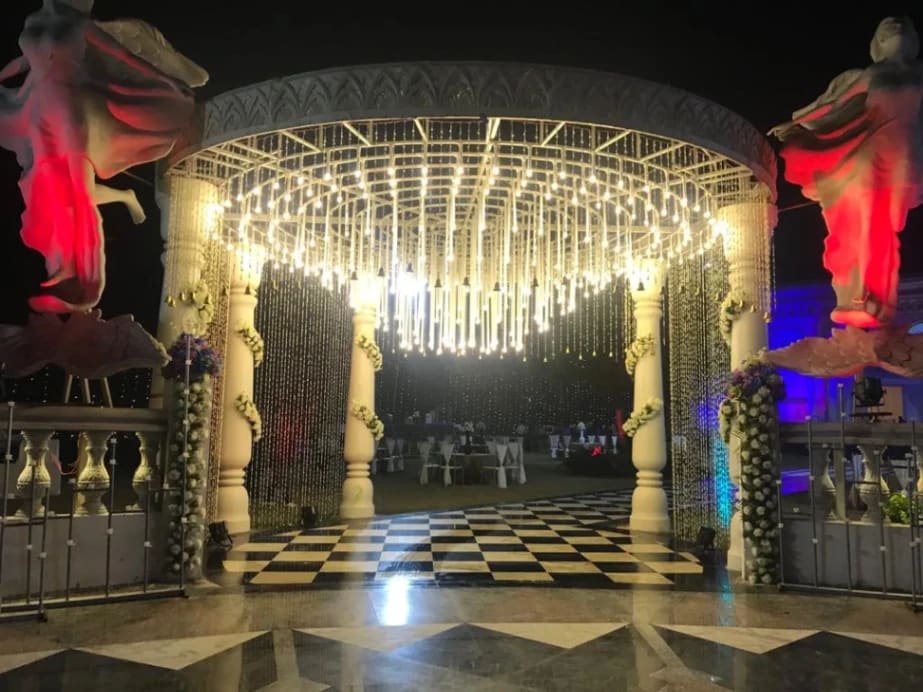 The Palace main view 4