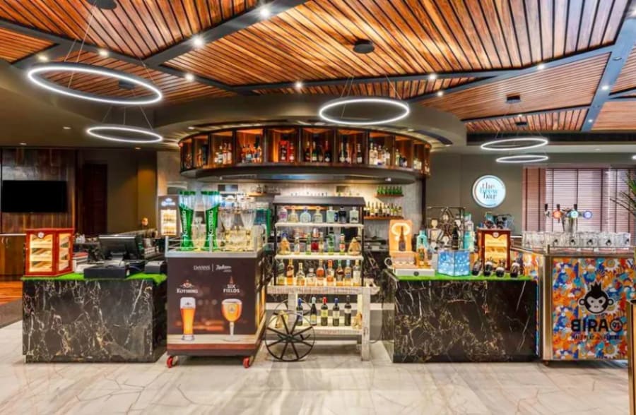Radisson Hotel Gurugram Udyog Vihar Photo 2