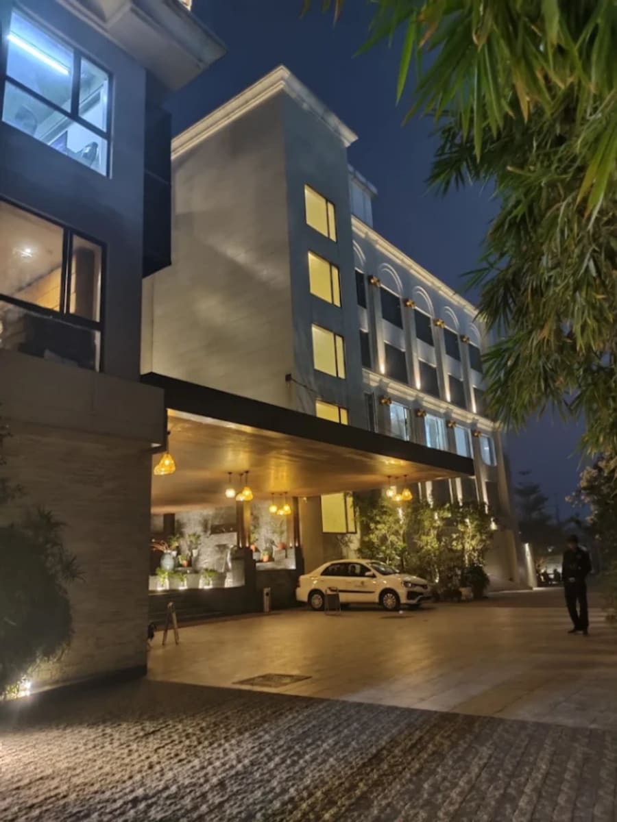 Lemon Tree Hotel Siliguri Photo 1