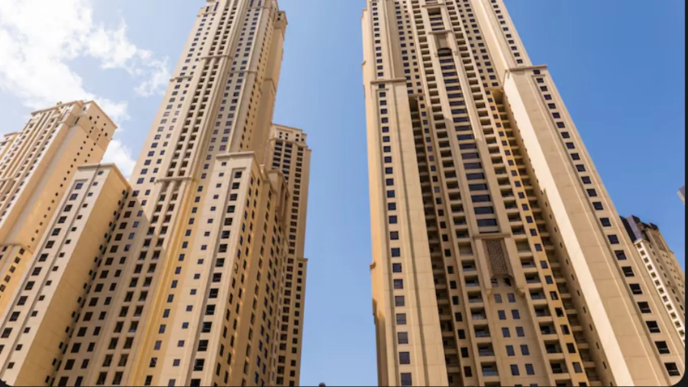 Luxury Flats vs Regular Flats