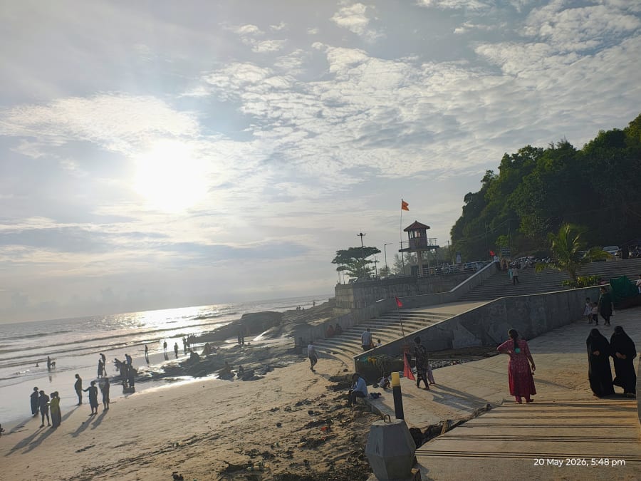 Someshwara Beach and Temple photo 3