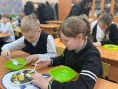 Чистопольские гимназисты изготовили экологические кормушки