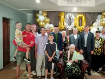 Труженица тыла и многодетная мама отметила 100-летний юбилей