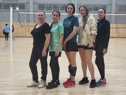 Команда Мёшинского СП по волейболу принимает участие в чемпионате Сабинского муниципального района по волейболу среди женских команд трудовых коллективов и ИП сезона 2024 года.
