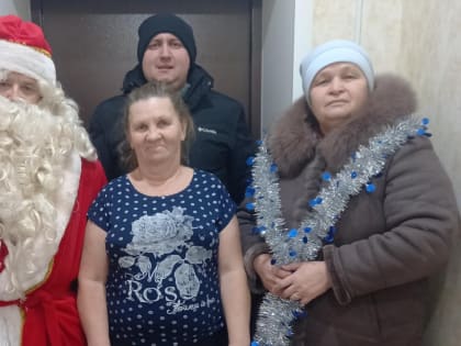 Поздравительное посещение с подарками семей участников СВО