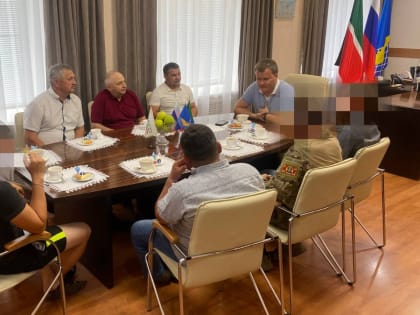 Глава района Радик Ислямов в очередной раз встретился  с мобилизованными, приехавшими в краткосрочный отпуск.