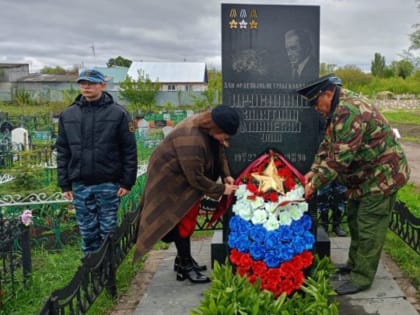 В Буинском районе возложили цветы к могилам солдат