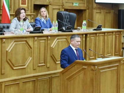 Главный врач РКНД Ренат Уткельбаев выступил на заседании Комитета по социальной политике Госсовета РТ