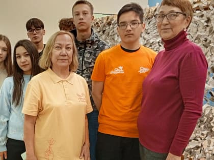 Гимназисты и волонтёры объединяются для создания маскировочных сетей
