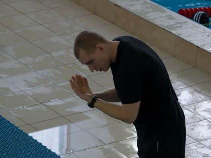 Молодой тренер по плаванию Виталий Засадихин рассказал о своих методиках работы с детьми