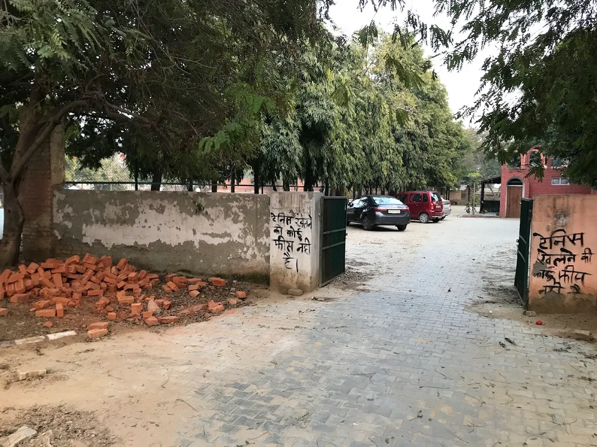 HUDA Tennis Court photo 3