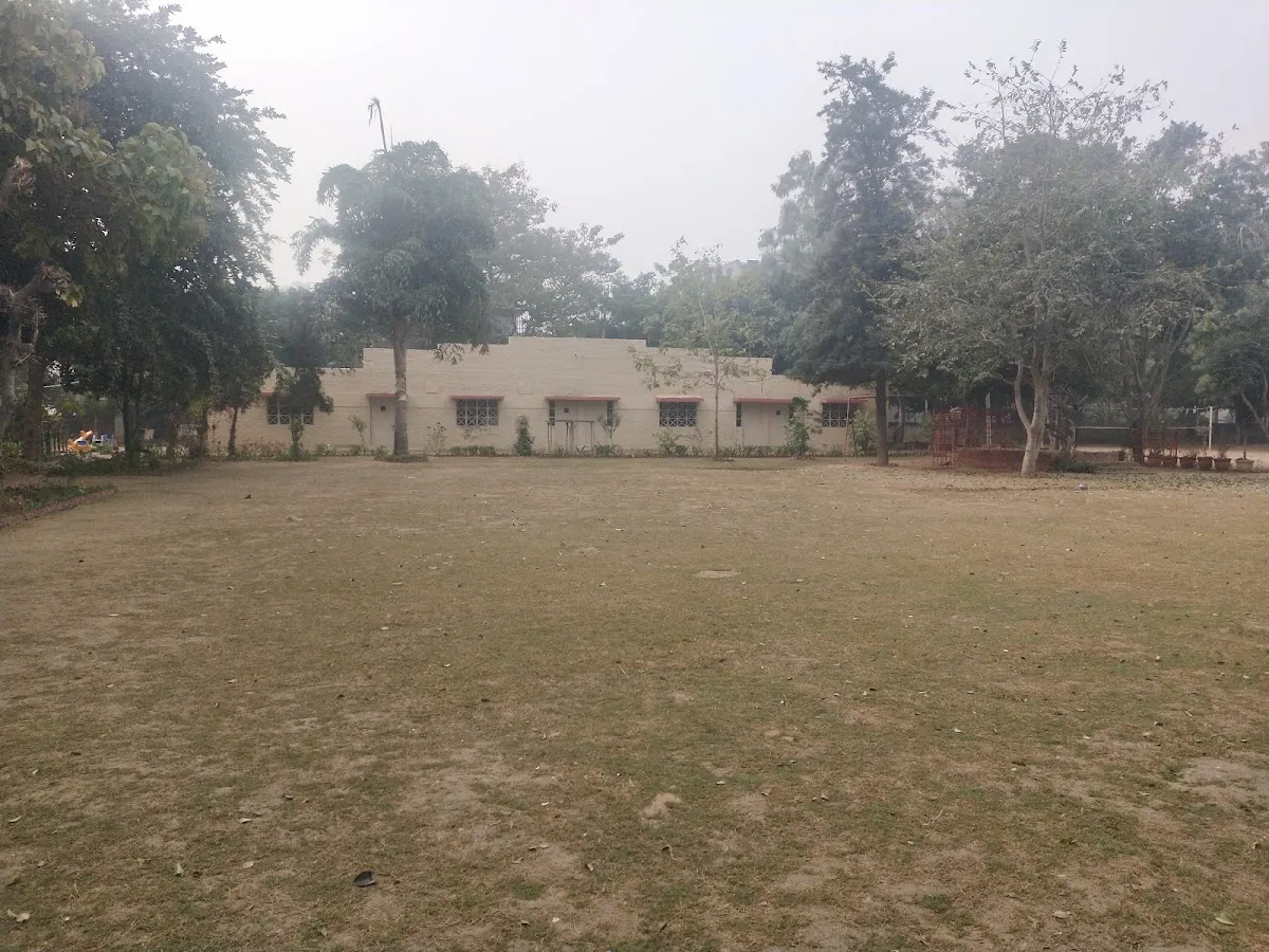 The Pine Crest School photo 2