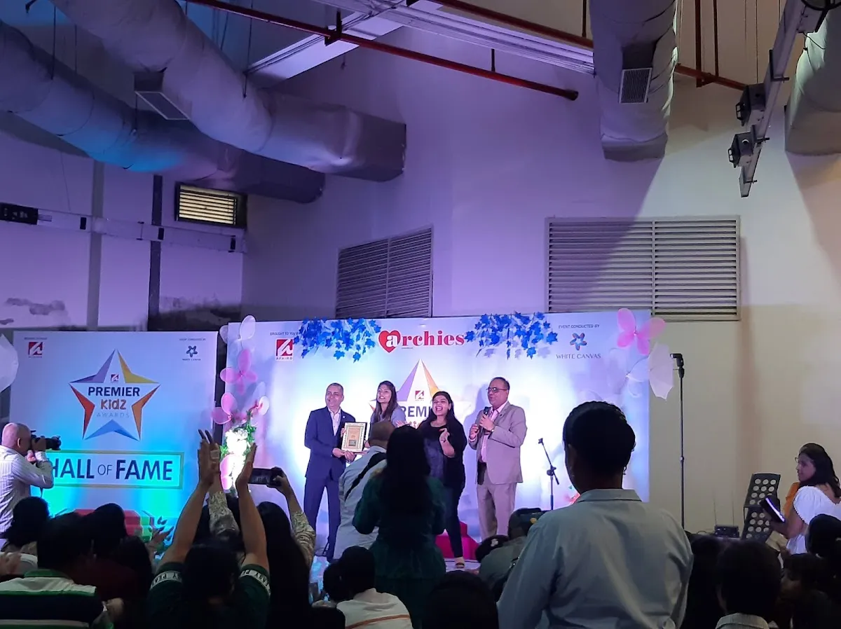 Apple Blossom School photo 6