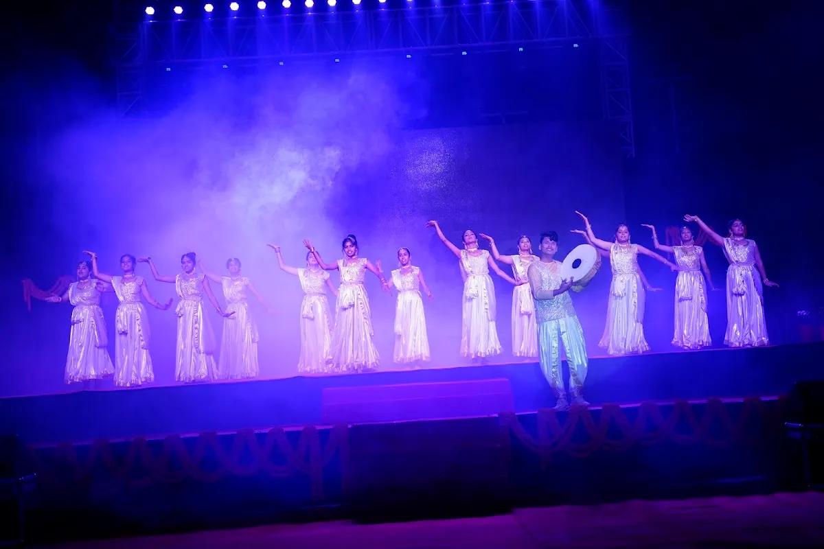 Red Roses Public School photo 2