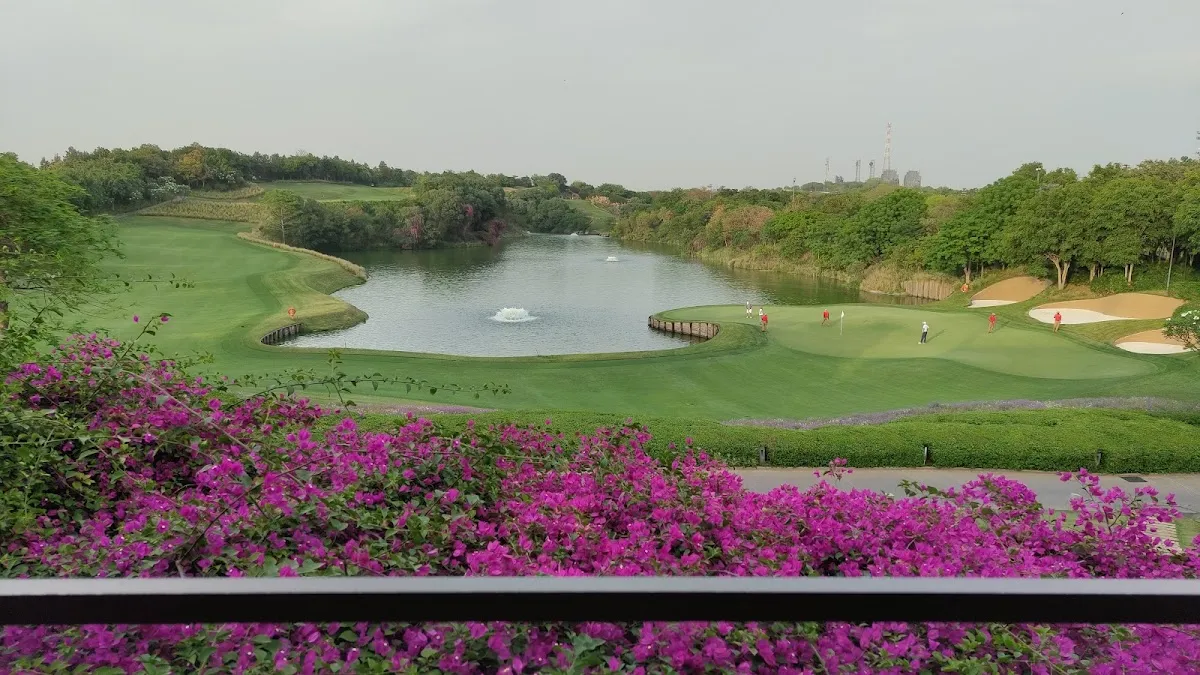 Golf Pavilion photo 2