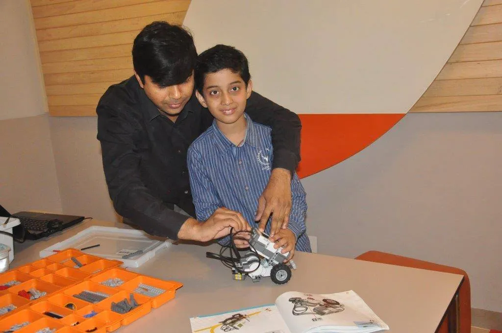 RoboGenius Gurgaon - Robotics, Coding, AI Classes and Courses For Kids photo 4