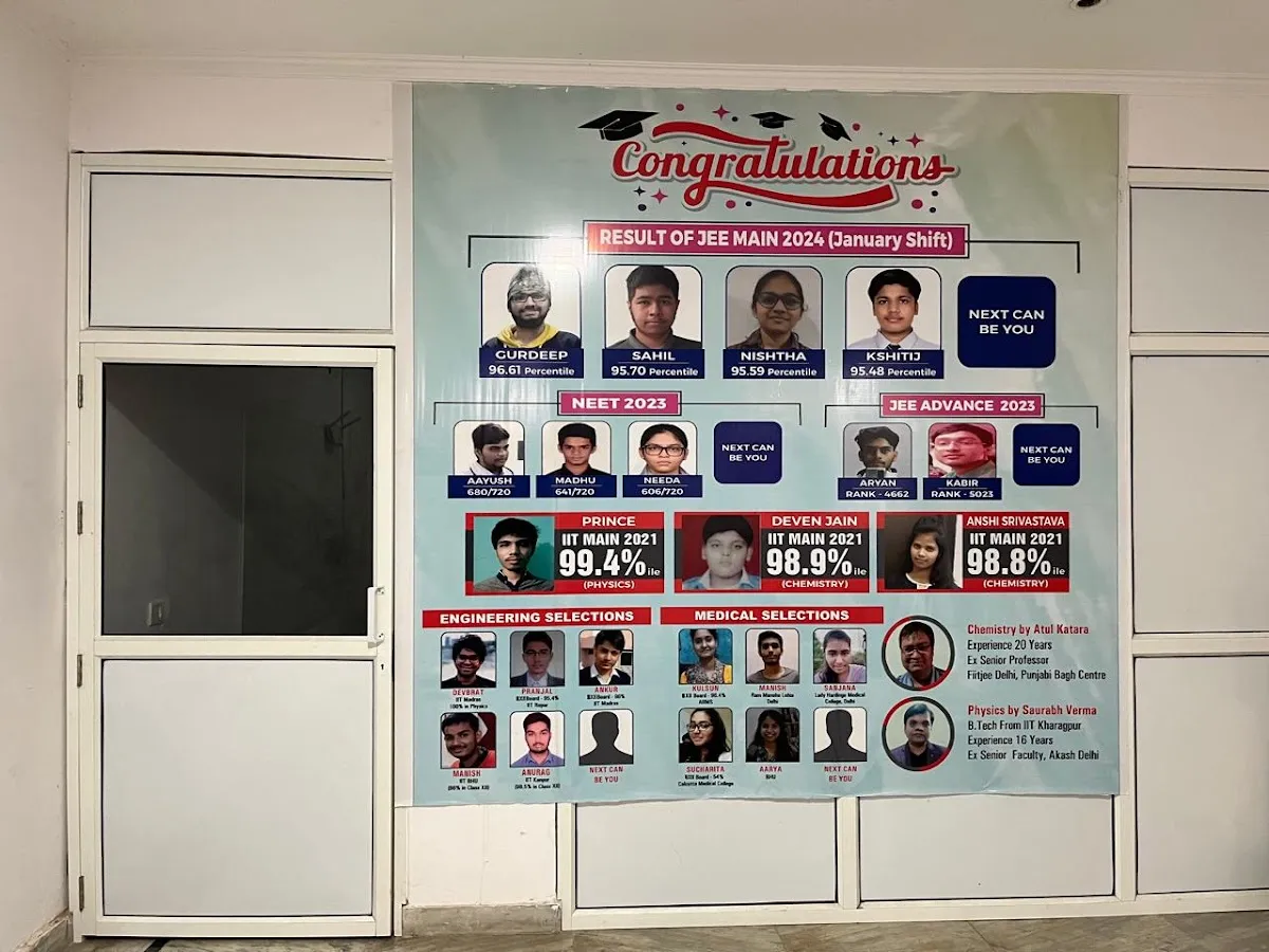 We Educate - Premier IIT JEE & NEET Coaching Gurugram Haryana Sector 46 photo 6