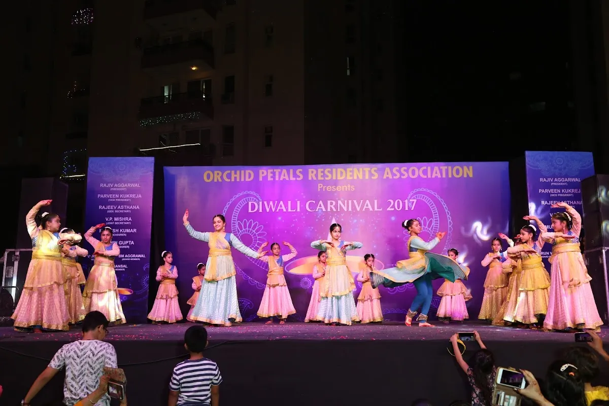 Kal-Aakaar Collective photo 2