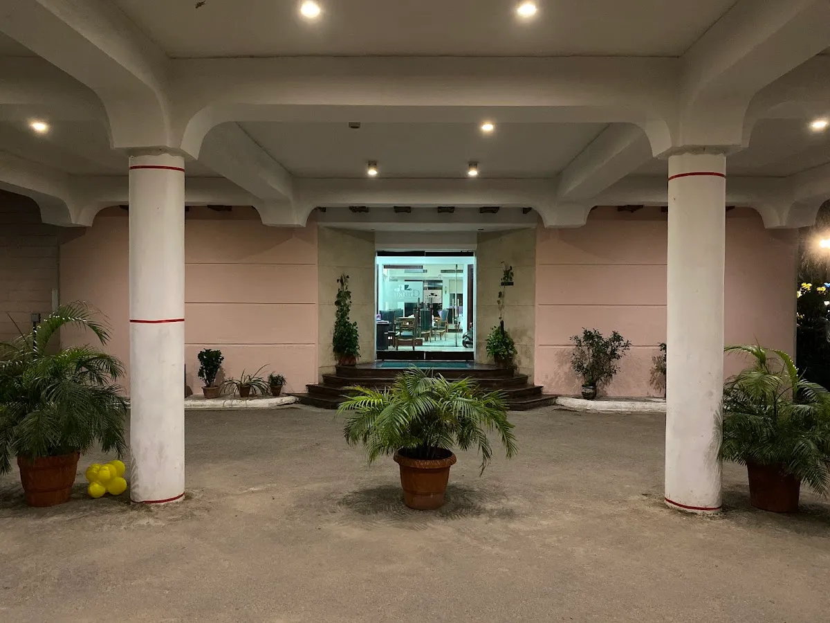 Malibu Town Club photo 3