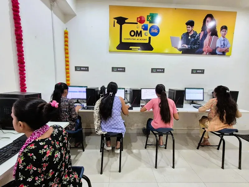 Om Computer Academy