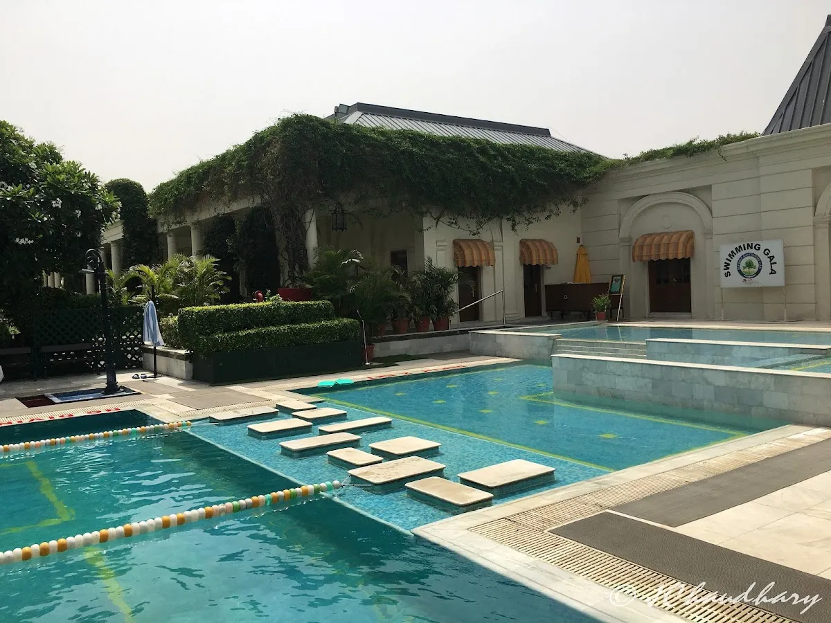Anvi DLF Golf Club Swimming Pool photo 4