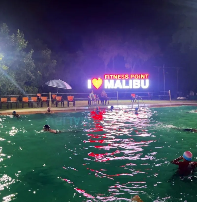 Malibu Towne Swimming Pool